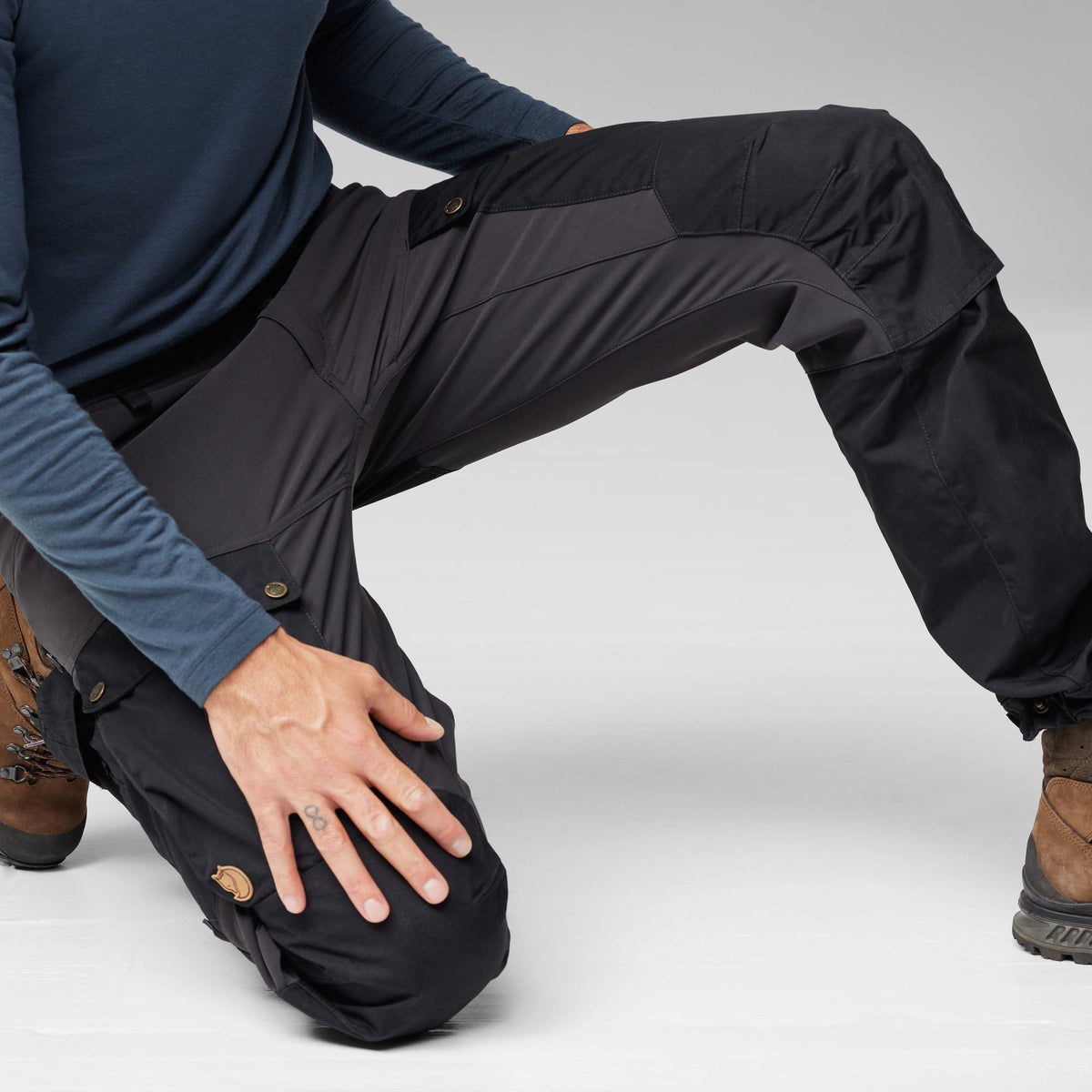 Fjallraven Keb Trousers M - knee articulation detail
