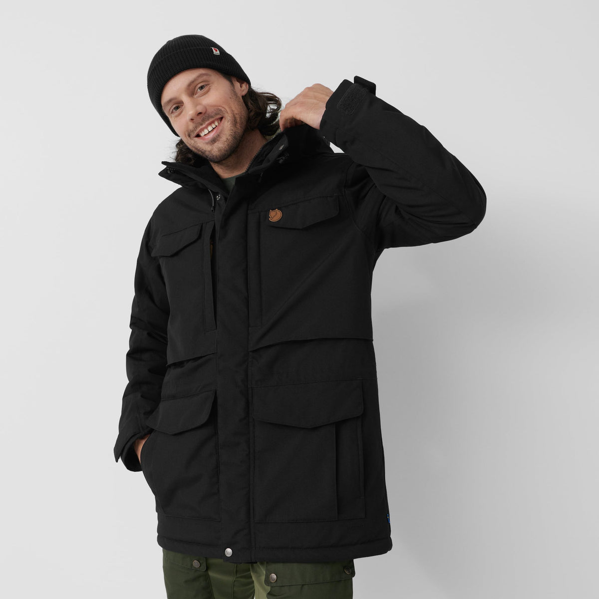 Fjallraven Nuuk Parka M - model shot, collar and hood