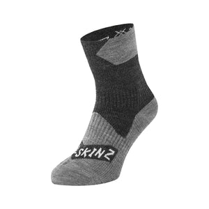 Medium / Black